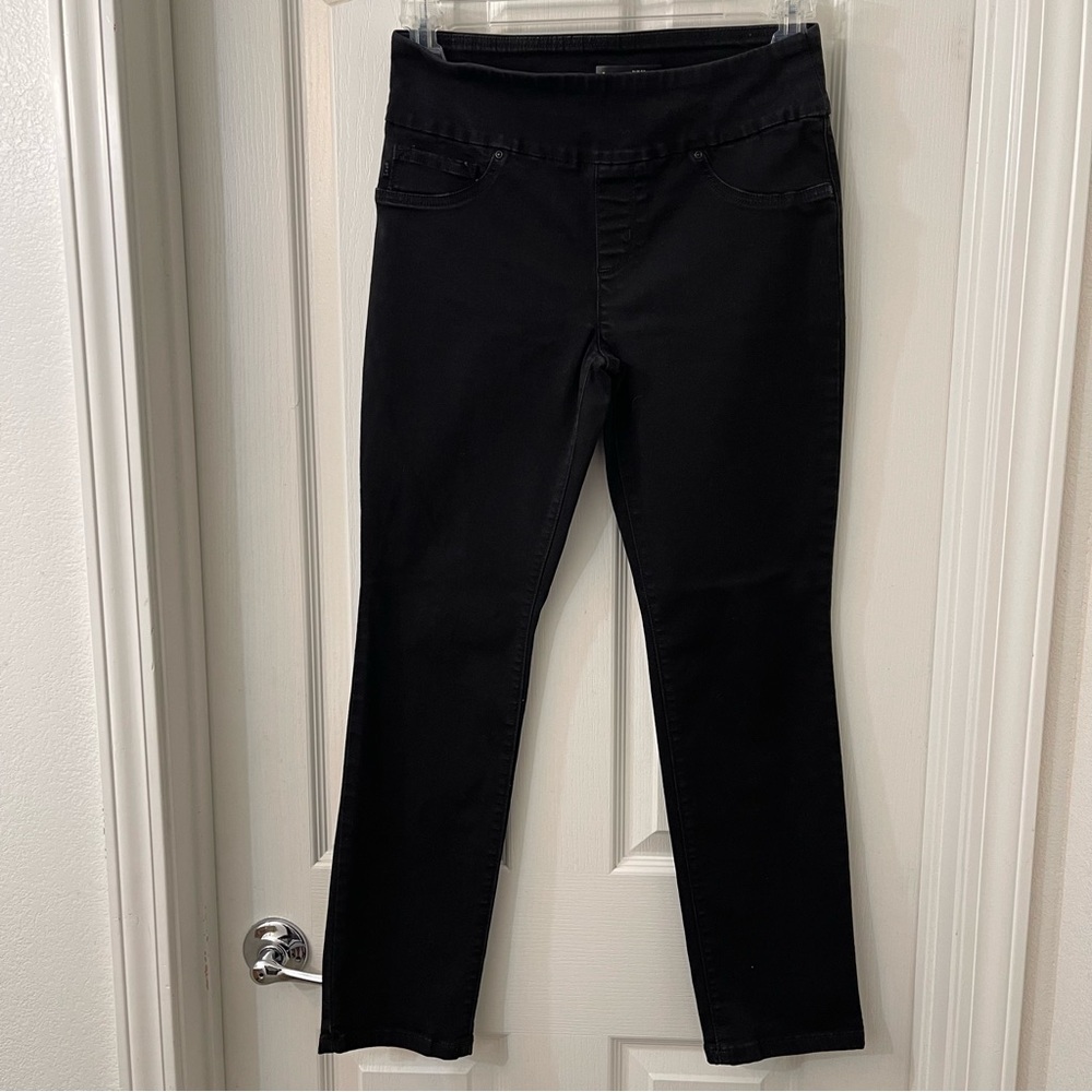 Lee Slim Fit/Leg Mid Rise Sculpting Jean - Black.  Womens:  6 Short.